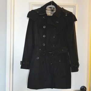 Authentic Burberry Classic Trench Coat: Detachable Liner & Hood (Size US 4)